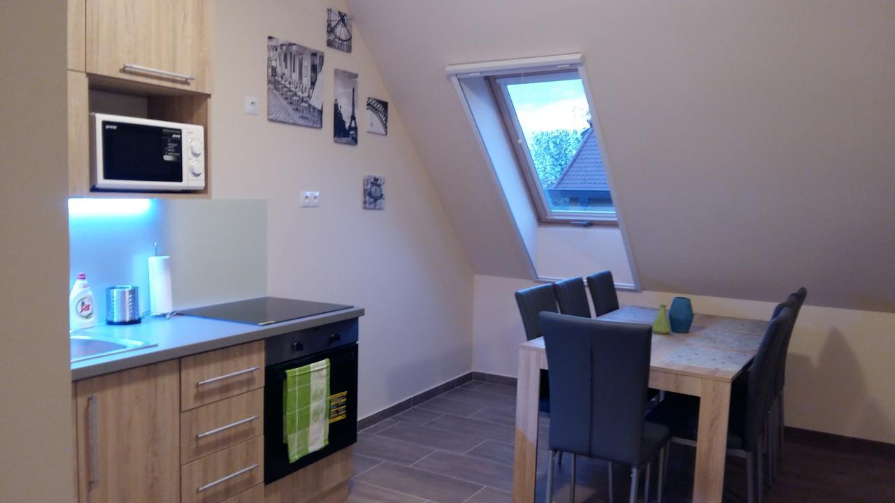 Tahiti Apartman Hajduszoboszlo Luaran gambar