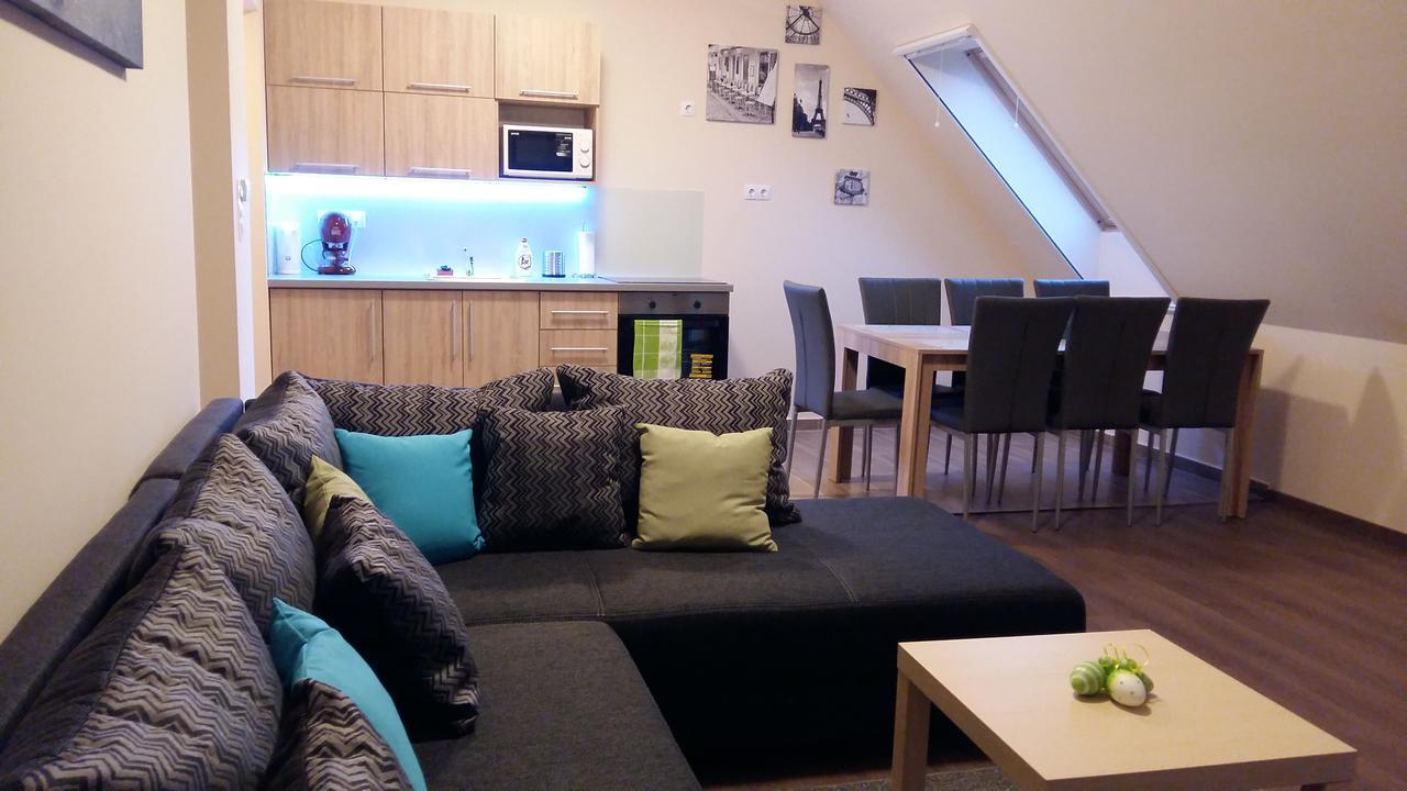 Tahiti Apartman Hajduszoboszlo Luaran gambar