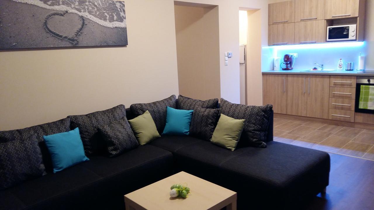 Tahiti Apartman Hajduszoboszlo Luaran gambar