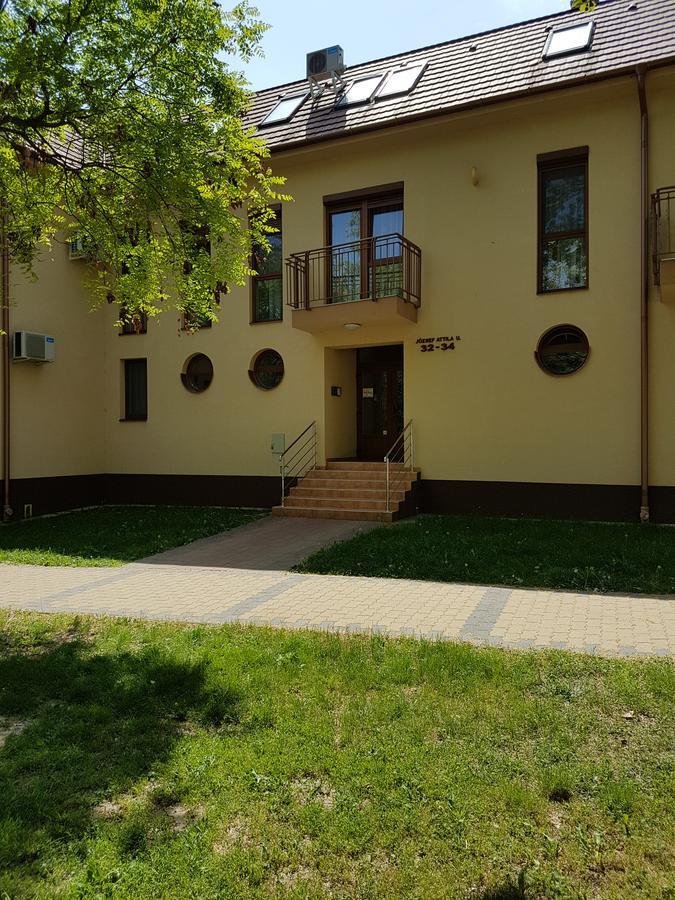Tahiti Apartman Hajduszoboszlo Luaran gambar