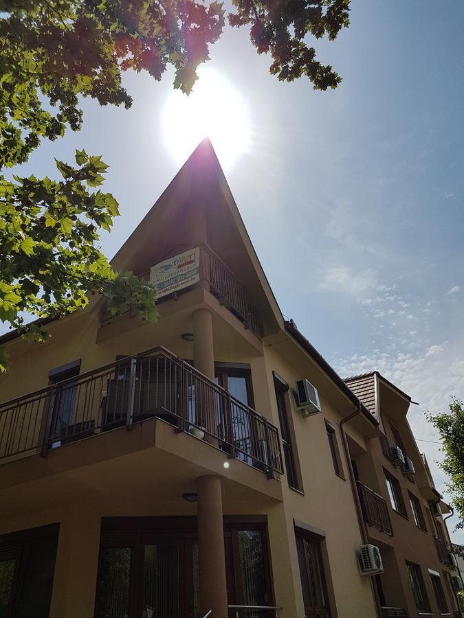 Tahiti Apartman Hajduszoboszlo Luaran gambar